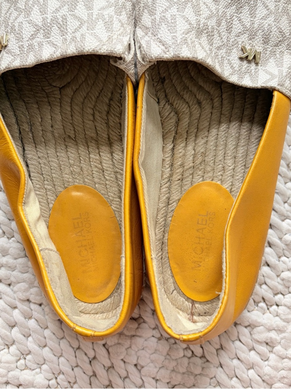 MICHAEL KORS Kendrick Vanilla Logo Espadrille Slip On Flats Yellow Womens 7 EUC - Picture 9 of 9